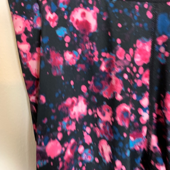 Nike pro Fit size Medium leggings floral cropped - Picture 2 of 6